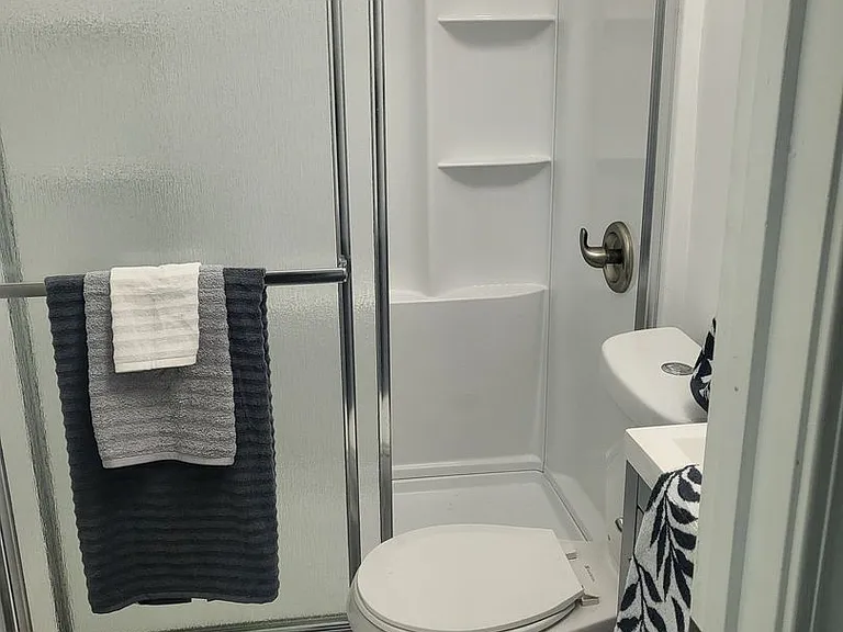 Maple Place Apartments — Photo 17