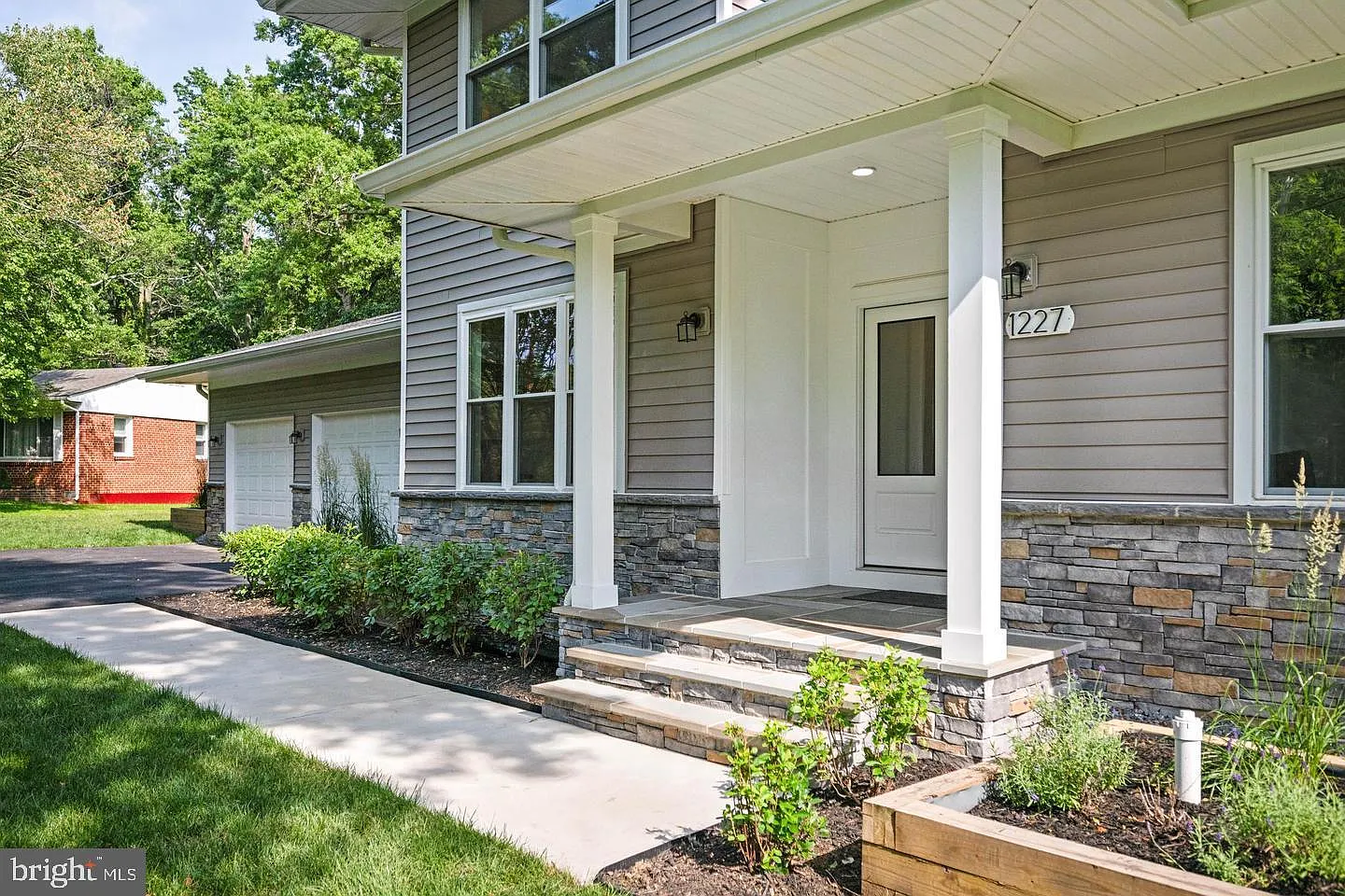 4 bed, 3.0 bath, 3398 sqft, $5,450 — Photo 2