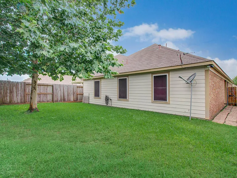 14915 Calico Heights Ln — Photo 17