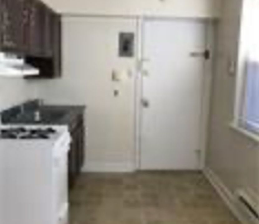 1st image of 806 S 10th St APT 3R