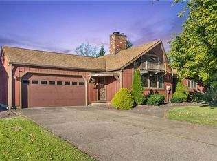 99 Saint Andrews Dr, Beaver Falls, PA 15010