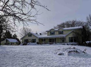 W4931 Burdick Rd, Black Creek, WI 54106
