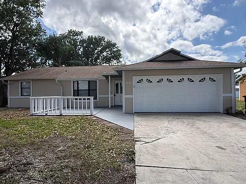 1626 SW Buffum Ln Photo 1