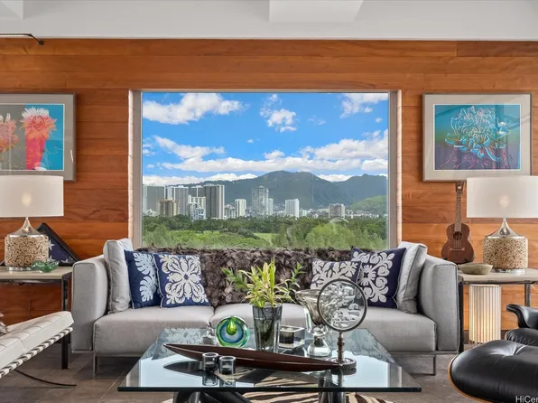2979 Kalakaua Ave APT 904, Honolulu, HI 96815