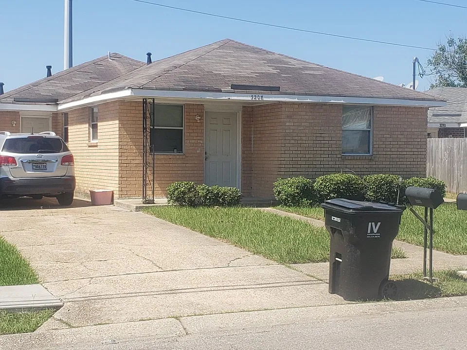 3210 Pakenham Dr