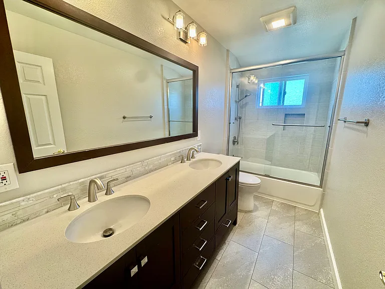1318 Deb Ct — Photo 25