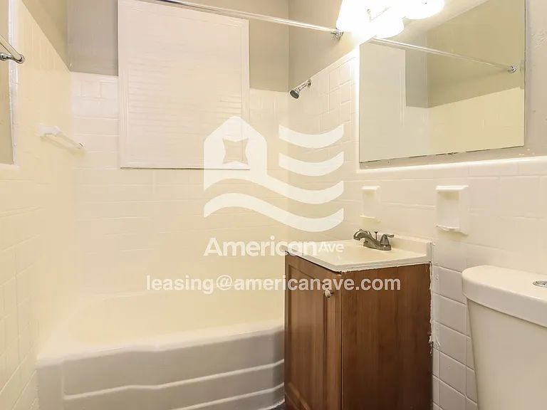 1251175_011_main_bathroom_11.jpg