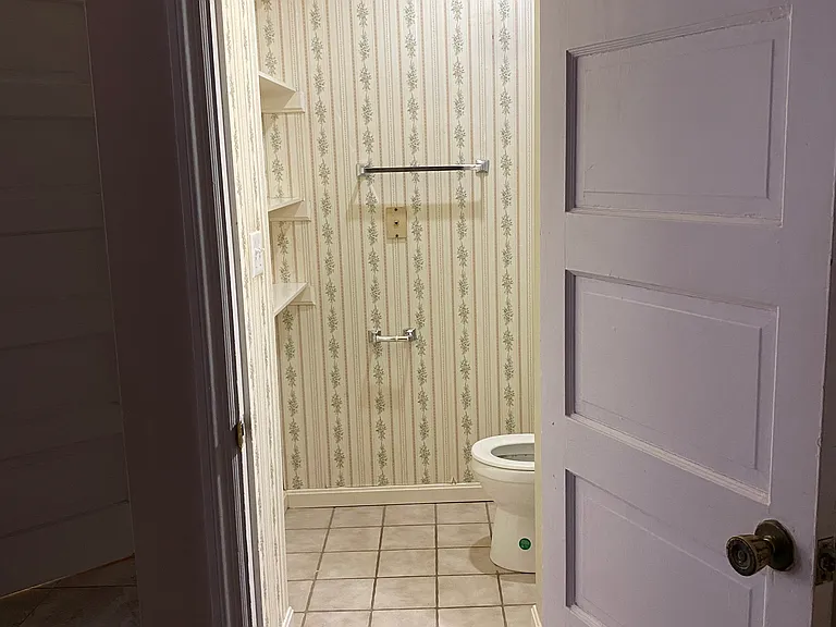 12010 Paul Ave — Photo 10