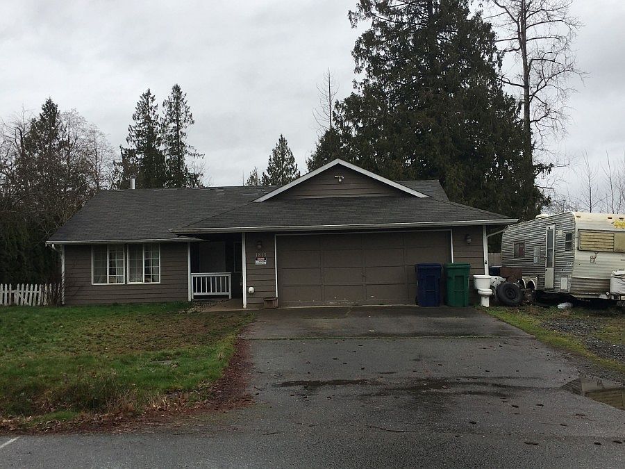 1st image of 1813 151st Pl NE