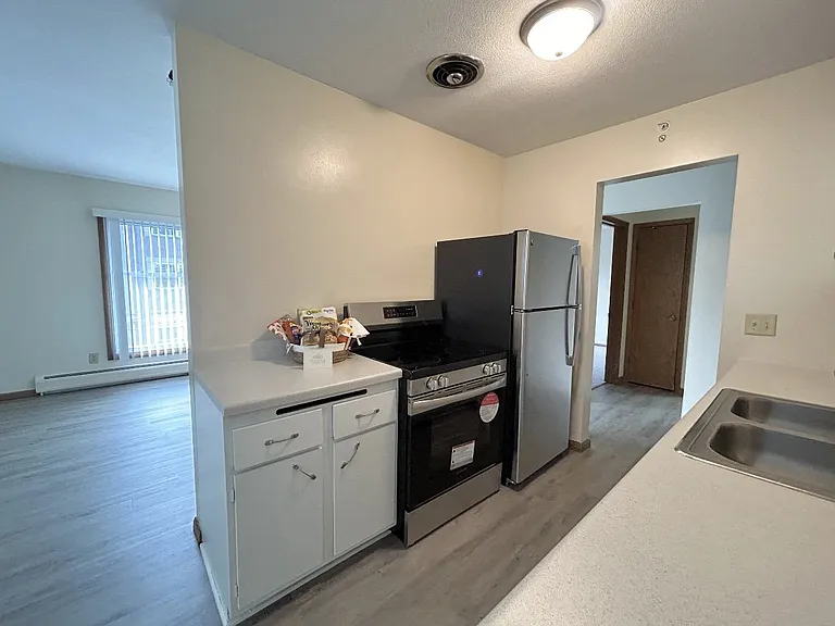 2390 7th St W — Photo 10