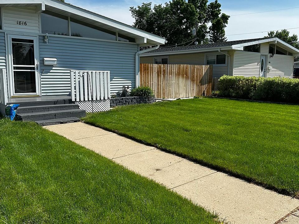Front of house - 2nd Ave NE
