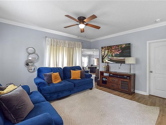 4th image of 2106 Sawgrass Ln