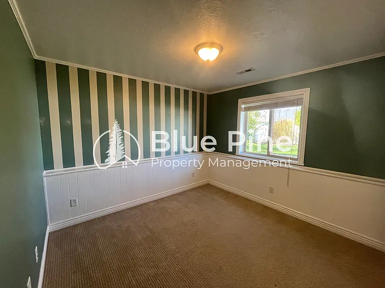 1941 N Oakbrook Rd — Photo 22