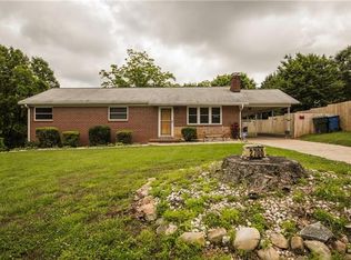 2700 13th St NE, Hickory, NC 28601