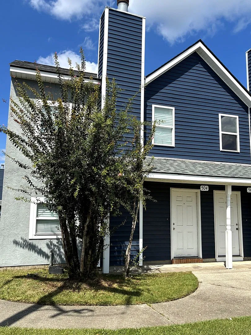504 Voters Rd — Photo 1