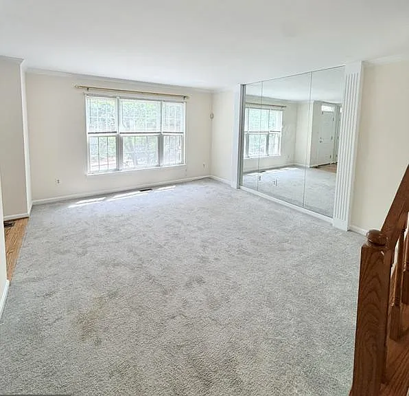 45572 Whitcomb Sq — Photo 3
