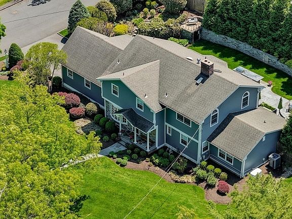 3rd image of 1091 Minisink Way