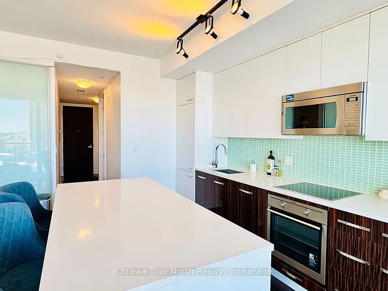111 Champagne Ave S #908 — Photo 8