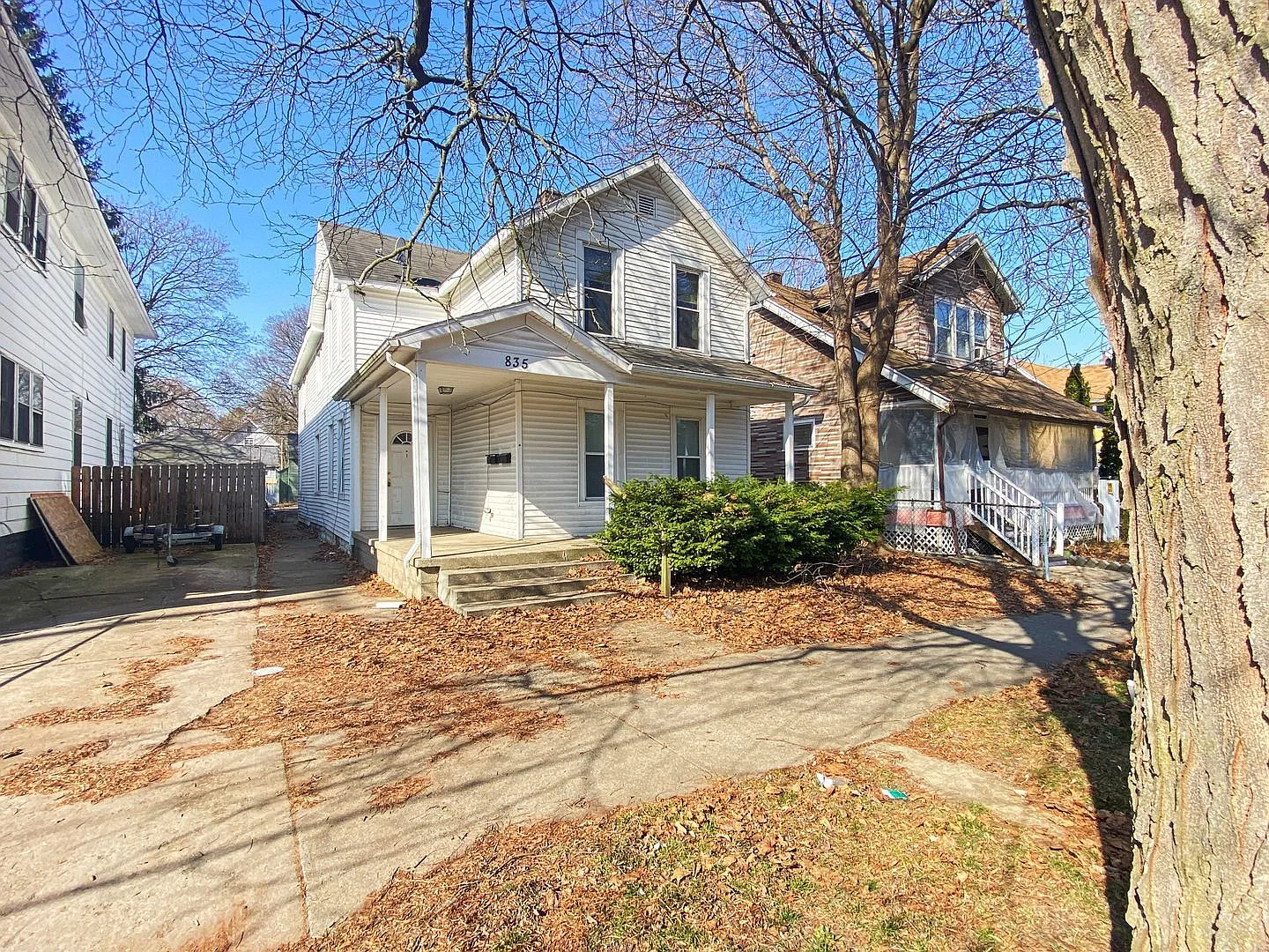 2 bed, 1.0 bath, 1000 sqft, $1,275 — Photo 1
