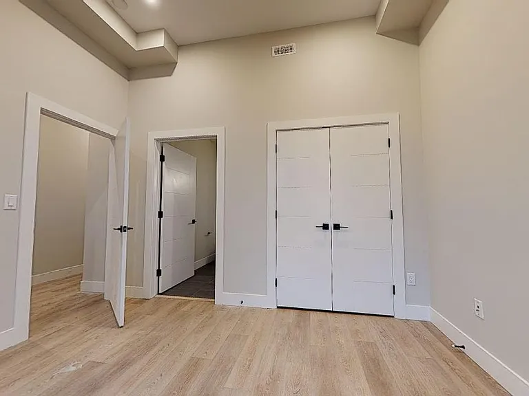5726 Inglis St — Photo 18