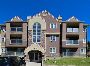 1532 W Edenwold Hts NW, Calgary, AB T3A3V2