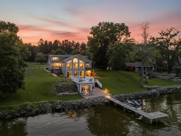 3896 Highland Shore Ln, Oshkosh, WI 54904