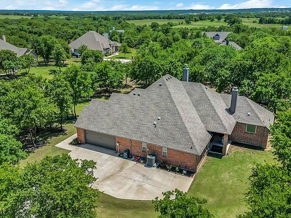4th image of 330 Timbers Cir