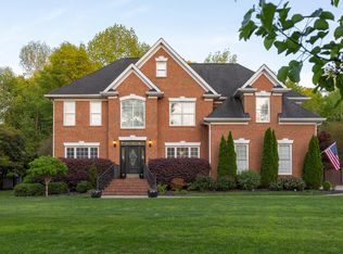 1601 Windsong Ln, Hixson, TN 37343