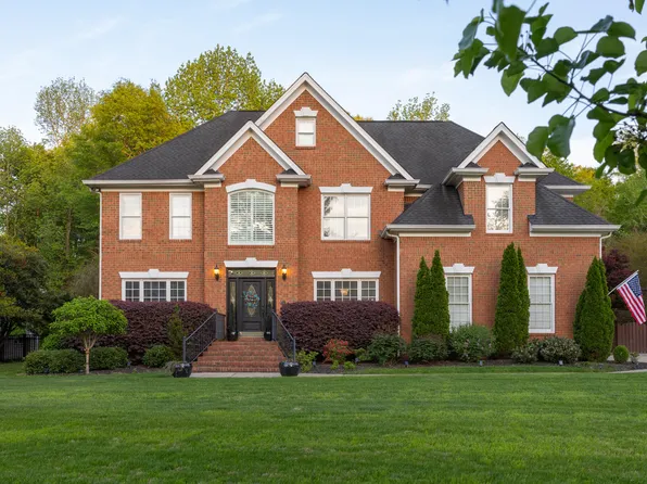 1601 Windsong Ln, Hixson, TN 37343