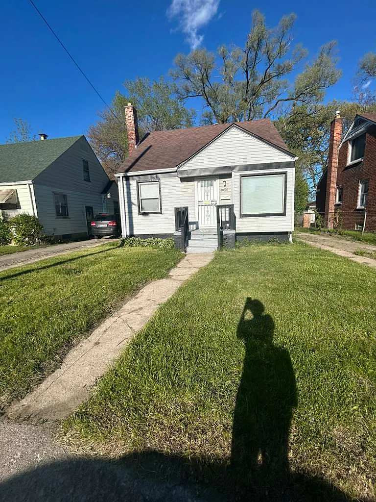 3 bed, 1100 sqft, $1,400 — Photo 1