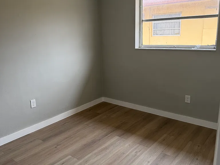 34 NW 17th Pl #24 — Photo 3