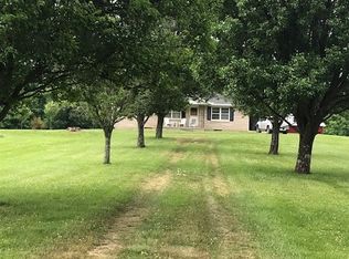 637 Blowing Springs Rd, Greensburg, KY 42743