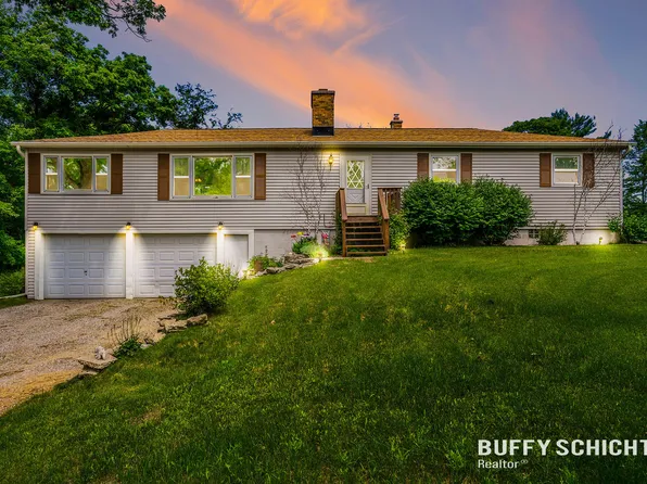 4307 E Baseline Rd, White Cloud, MI 49349