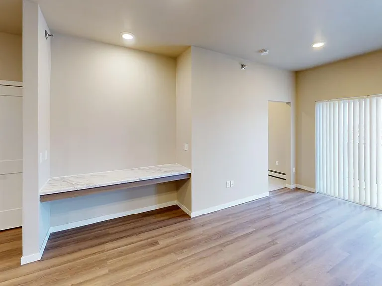 The Plains Apartments — Photo 37