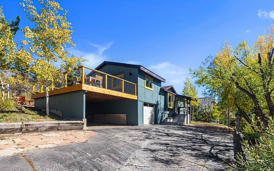 1st image of 550 Aspen Dr