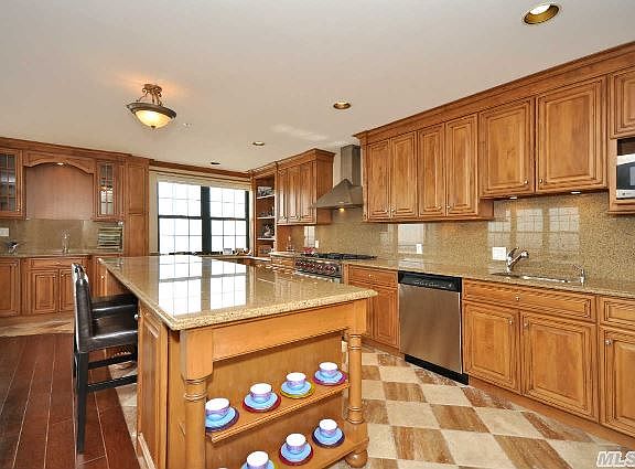 5th image of 26 W Broadway Blvd APT 905
