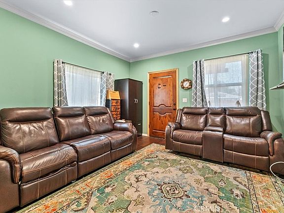 3rd image of 4026 Josephine St