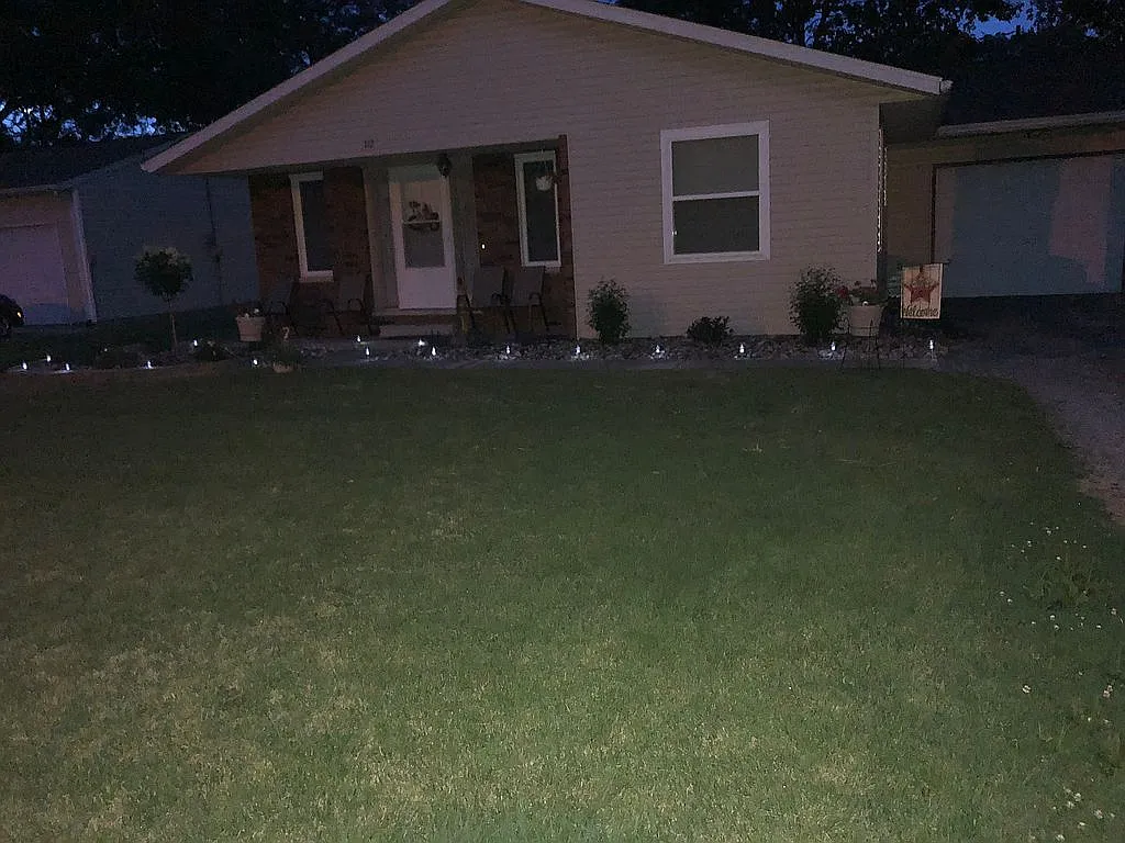 112 W Illinois St photo 1