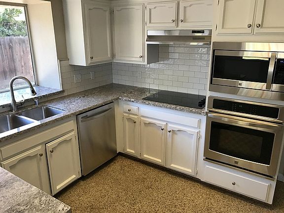 5th image of 582 E Quincy Ave