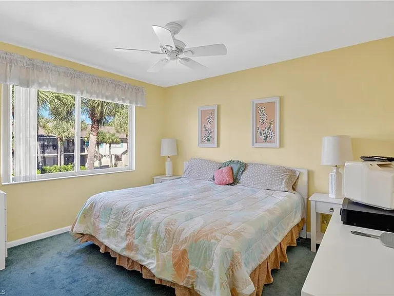4210 Looking Glass Ln #4210 — Photo 14