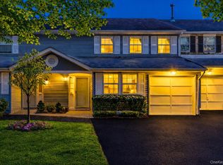 84 Aspen Drive W, Woodbury, NY 11797