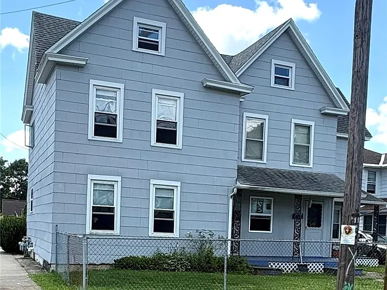 32 Walnut St — Photo 1