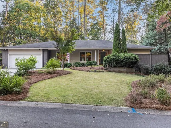3600 Cedar Knoll Dr, Roswell, GA 30076