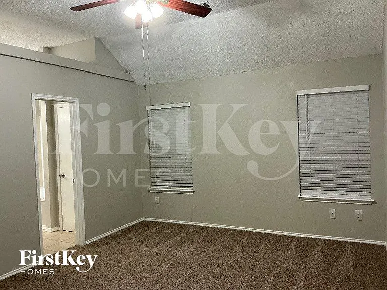 1733 Prescott Dr — Photo 6