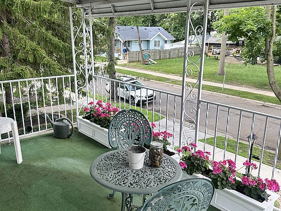 4th image of 222 Virginia Ave #222