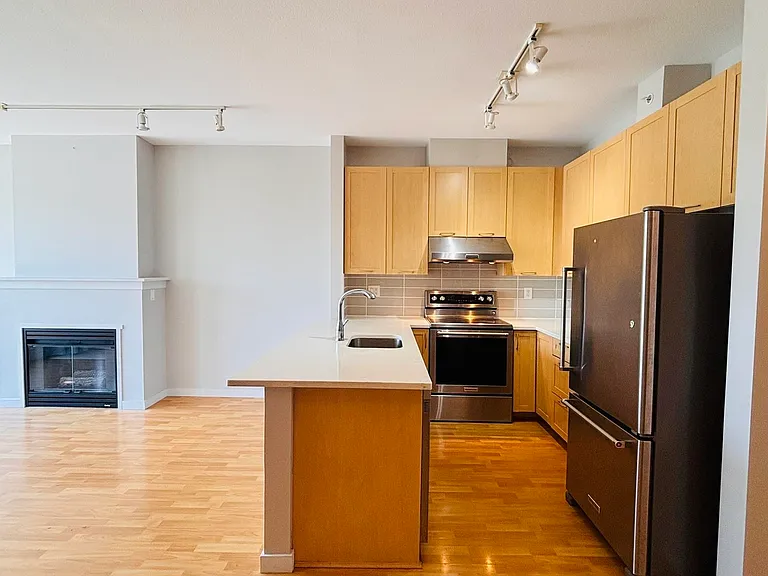 1503 W 65th Ave #Penthouse 13 — Photo 2