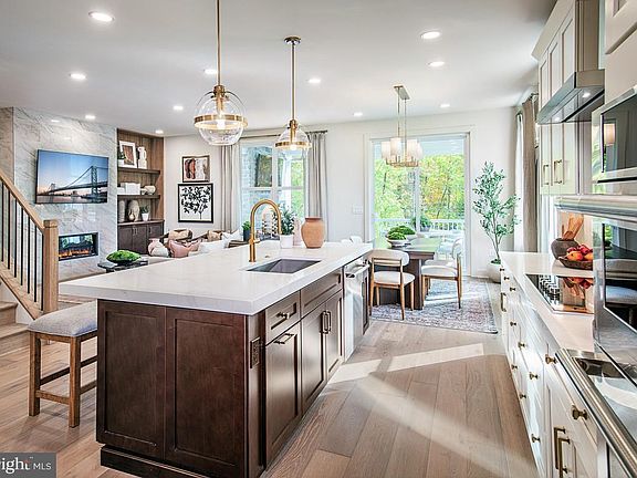 6th image of this home