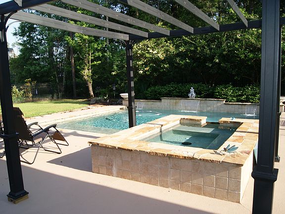 Heated Saltwater Hot Tub