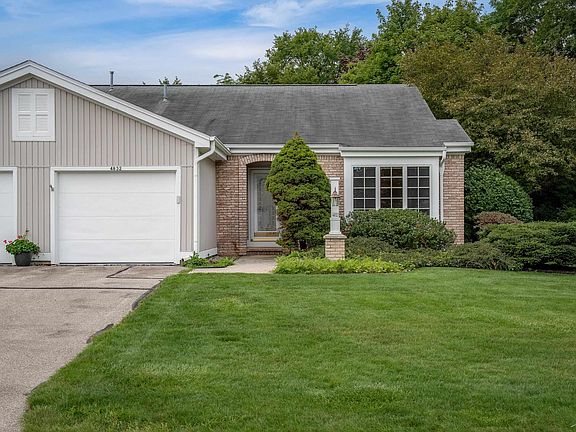 2nd image of 4832 Appletree Ln