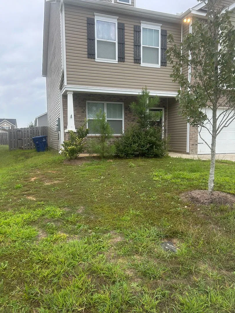 215 Milford Pines Dr — Photo 1